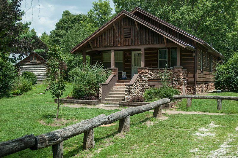 Cabin-farmhouse